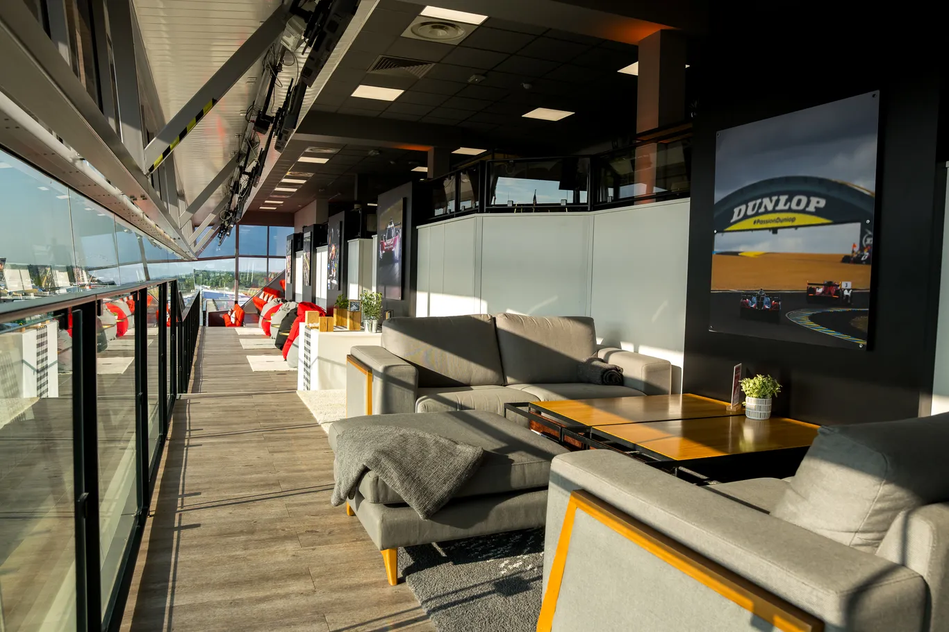 Panoramic 24 - VIP Packages - Hospitality | 24 Heures Motos