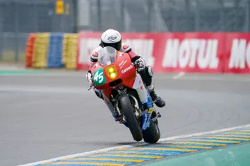 EXPÉRIMENTAL / PLAQUE À FOND VERRE